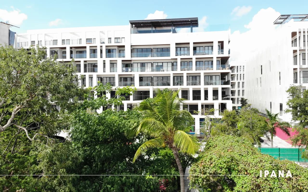 Fachada del desarrollo Ipana en Playa del Carmen